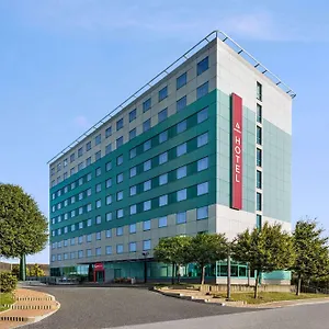 Amedia Express Prague, Trademark Collection By Wyndham Отель